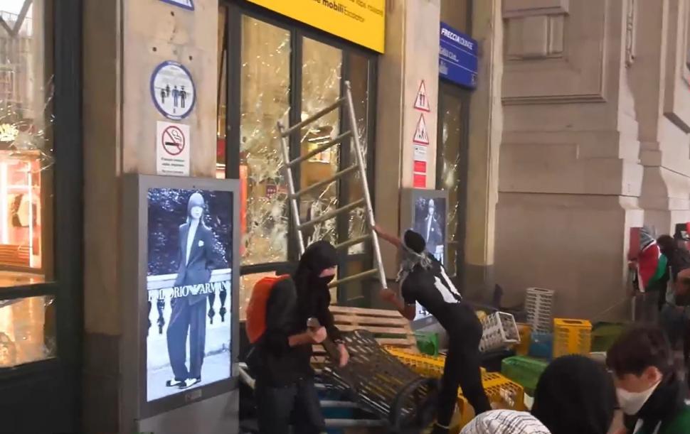 Proteste uriașe pro-Palestina în Italia. Protestatarii se bat cu polițiștii. Grevele sindicatelor și școlilor paralizează țara 1009194