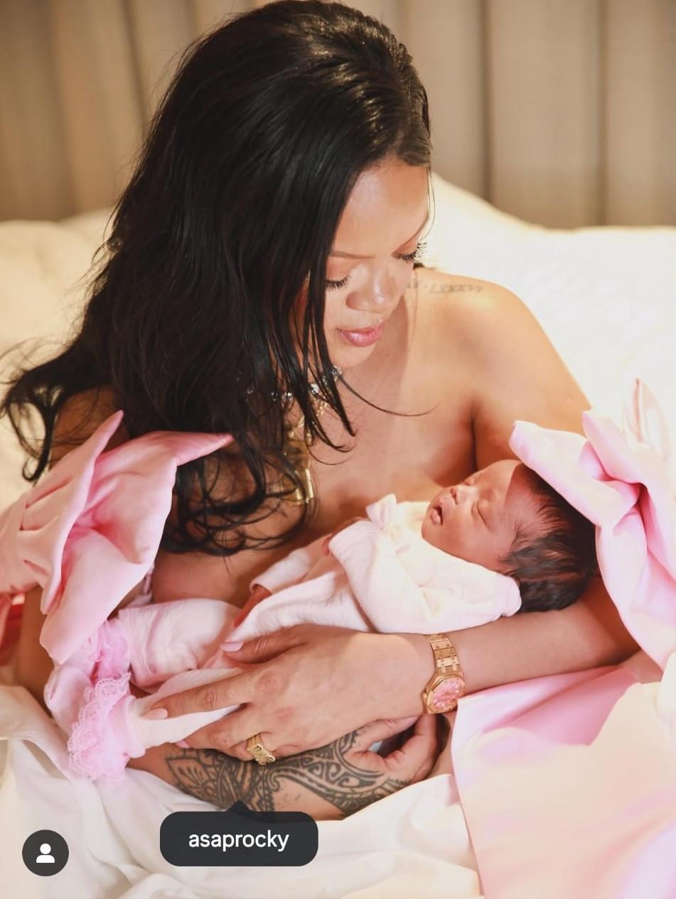 Rihanna a devenit mamă pentru a treia oară. Prima imagine cu fiica ei şi numele neobişnuit ales 1009917