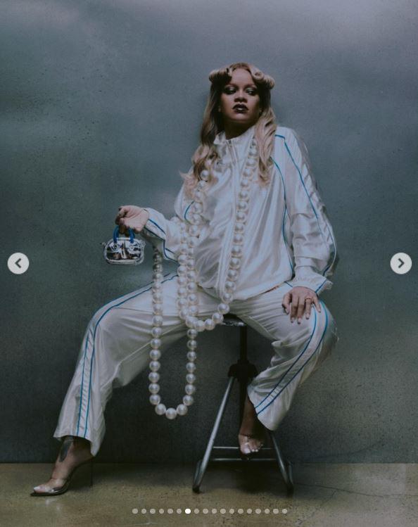 Rihanna a devenit mamă pentru a treia oară. Prima imagine cu fiica ei şi numele neobişnuit ales 1009938