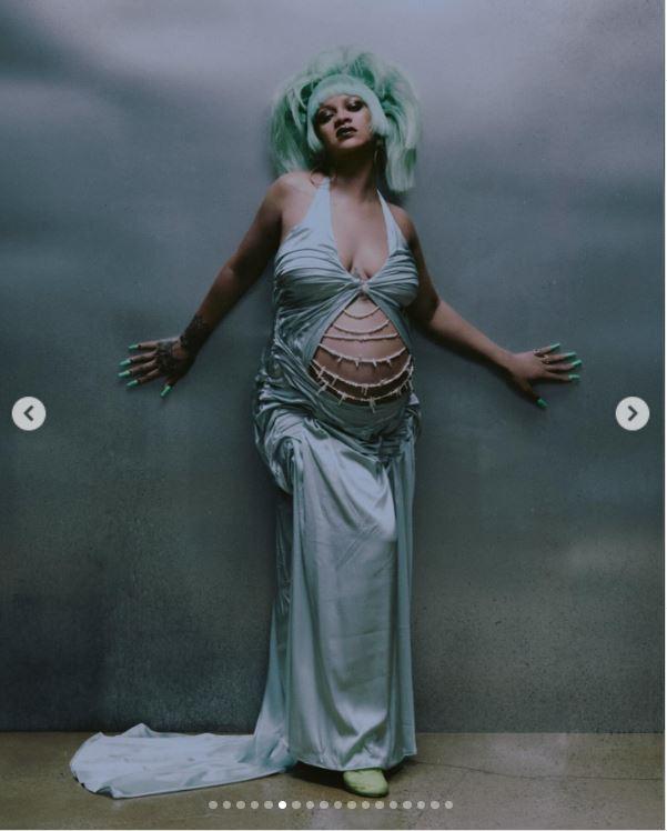 Rihanna a devenit mamă pentru a treia oară. Prima imagine cu fiica ei şi numele neobişnuit ales 1009939