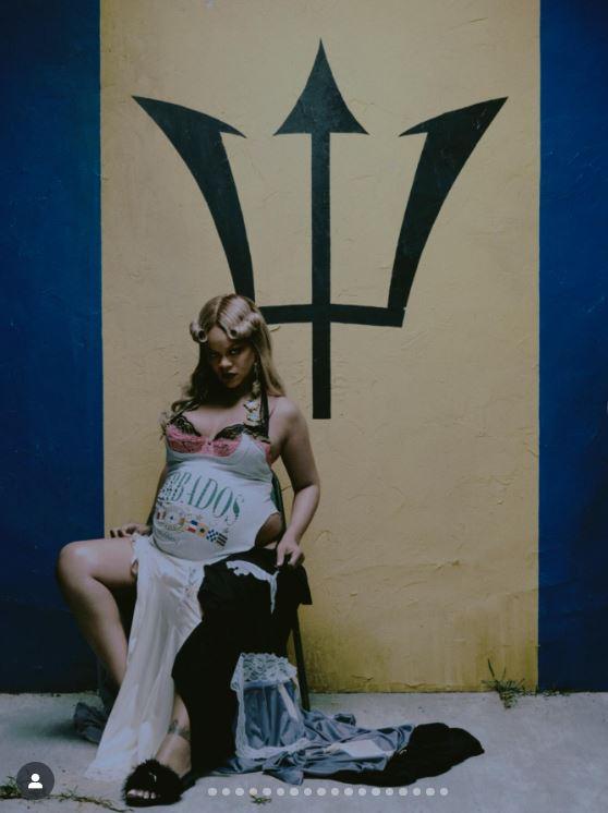 Rihanna a devenit mamă pentru a treia oară. Prima imagine cu fiica ei şi numele neobişnuit ales 1009943