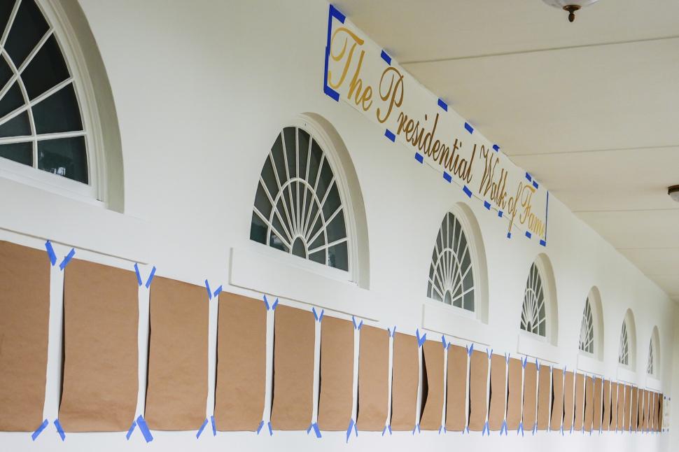 Trump a înlocuit portretul lui Joe Biden de la Casa Albă cu imaginea unui „autopen”: Cum arată „Presidential Walk of Fame” 1009960