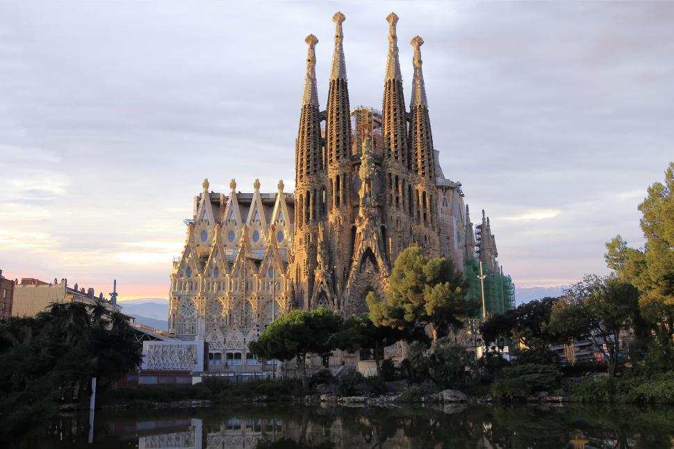 Sagrada Familia va găzdui o serie de evenimente dedicate arhitectului Gaudi. Lucrările se vor încheia în 2026 1010352