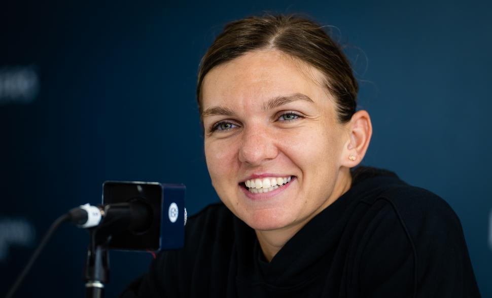 Simona Halep împlineşte 34 de ani. Înainte de ziua ei, a anunţat că a intrat pe piața vinurilor, alături de tatăl său 1010371