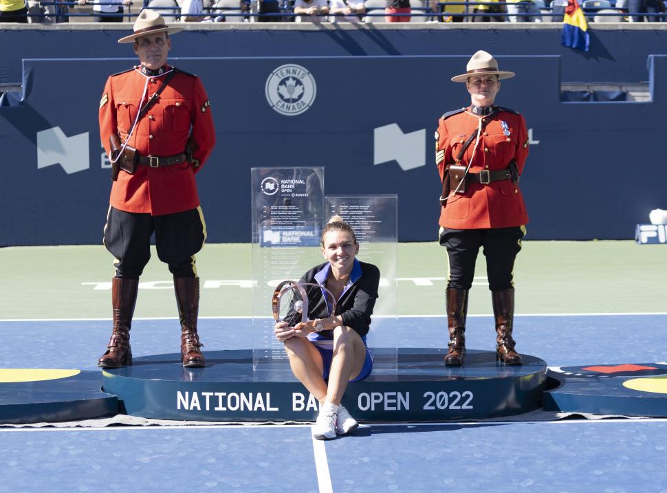Simona Halep împlineşte 34 de ani. Înainte de ziua ei, a anunţat că a intrat pe piața vinurilor, alături de tatăl său 1010374