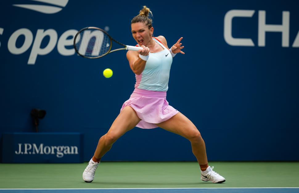 Simona Halep împlineşte 34 de ani. Înainte de ziua ei, a anunţat că a intrat pe piața vinurilor, alături de tatăl său 1010378