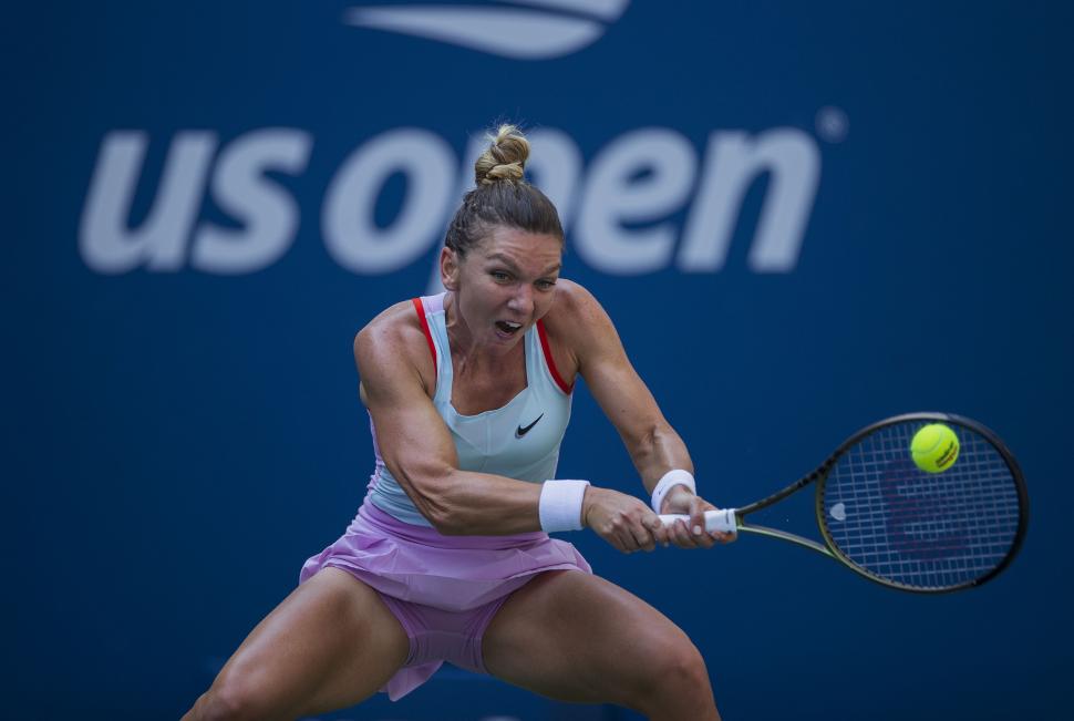 Simona Halep împlineşte 34 de ani. Înainte de ziua ei, a anunţat că a intrat pe piața vinurilor, alături de tatăl său 1010380
