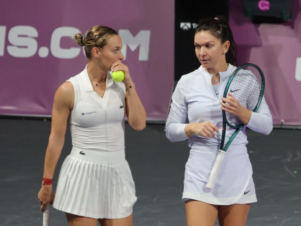 Simona Halep împlineşte 34 de ani. Înainte de ziua ei, a anunţat că a intrat pe piața vinurilor, alături de tatăl său 1010384