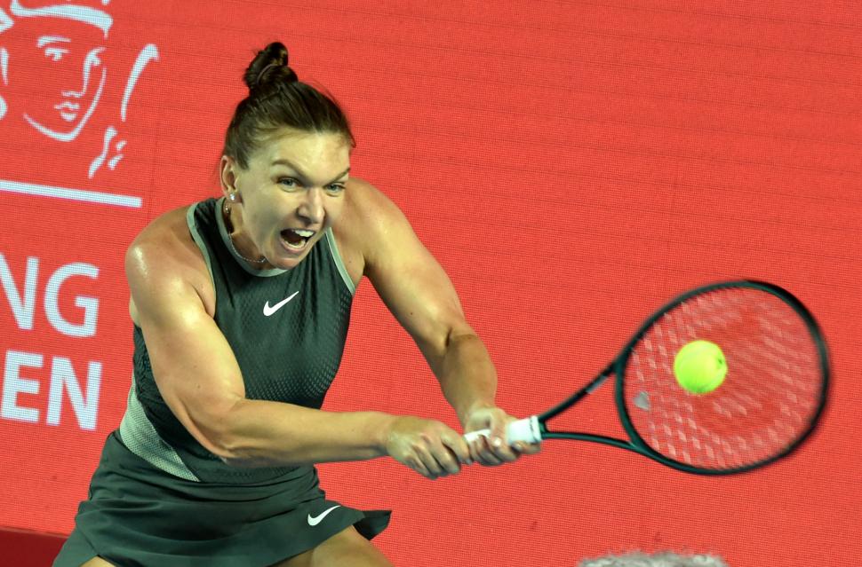 Simona Halep împlineşte 34 de ani. Înainte de ziua ei, a anunţat că a intrat pe piața vinurilor, alături de tatăl său 1010388