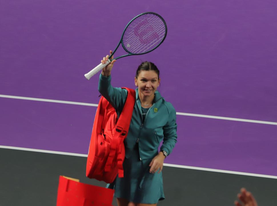 Simona Halep împlineşte 34 de ani. Înainte de ziua ei, a anunţat că a intrat pe piața vinurilor, alături de tatăl său 1010390