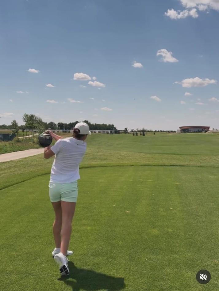 Simona Halep împlineşte 34 de ani. Înainte de ziua ei, a anunţat că a intrat pe piața vinurilor, alături de tatăl său 1010403