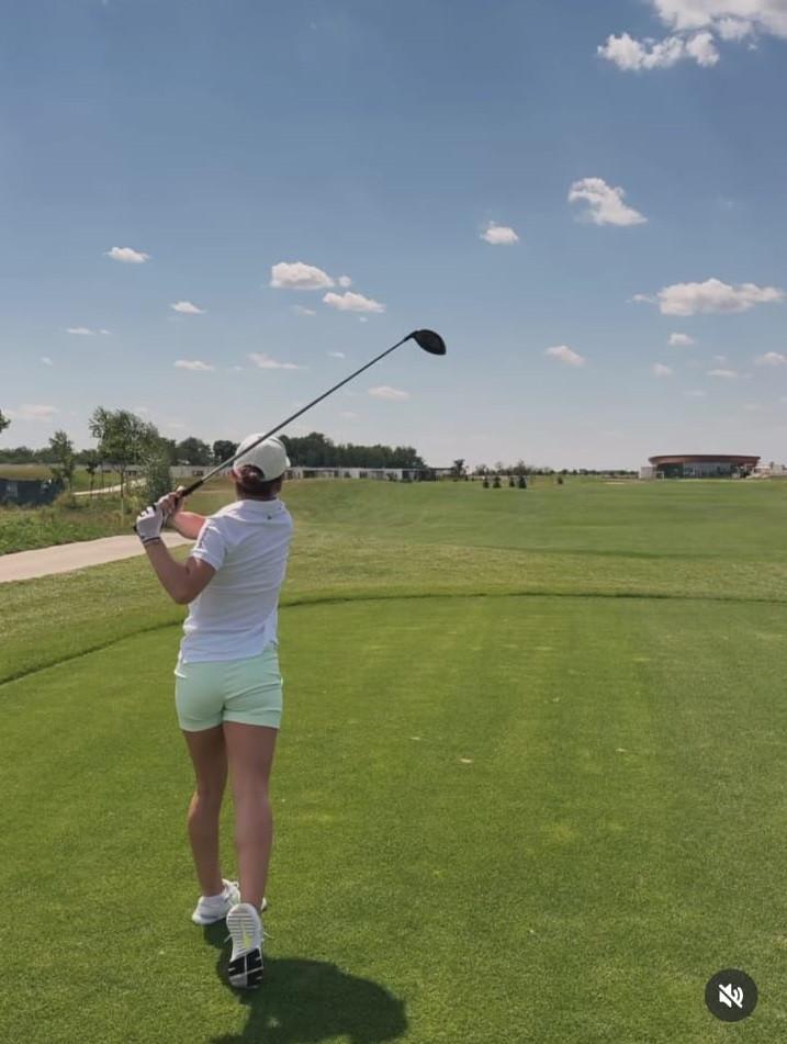 Simona Halep împlineşte 34 de ani. Înainte de ziua ei, a anunţat că a intrat pe piața vinurilor, alături de tatăl său 1010404