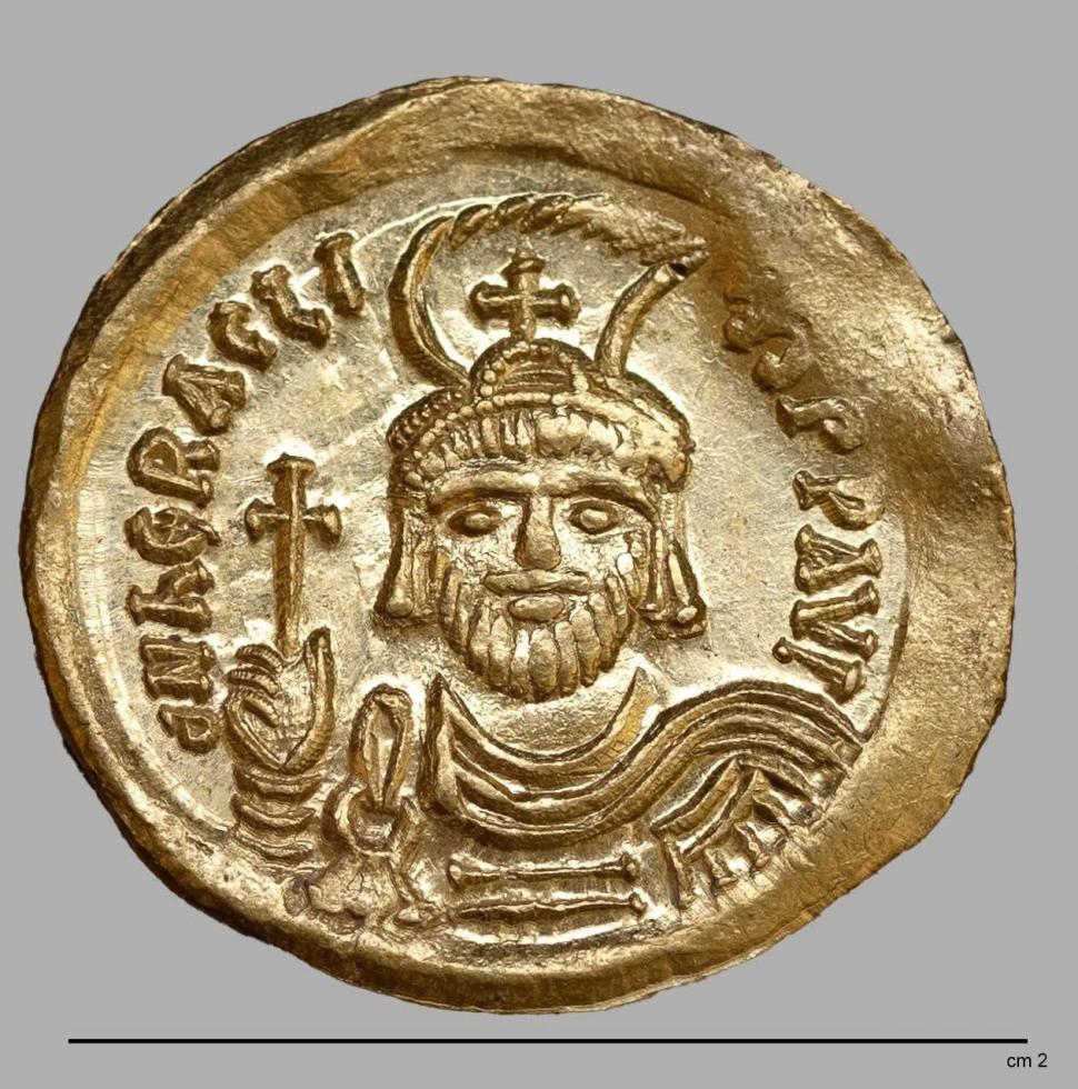 O comoară cu bijuterii şi monede bizantine din aur, vechi de 1.400 de ani, a fost descoperită în Israel 1010243