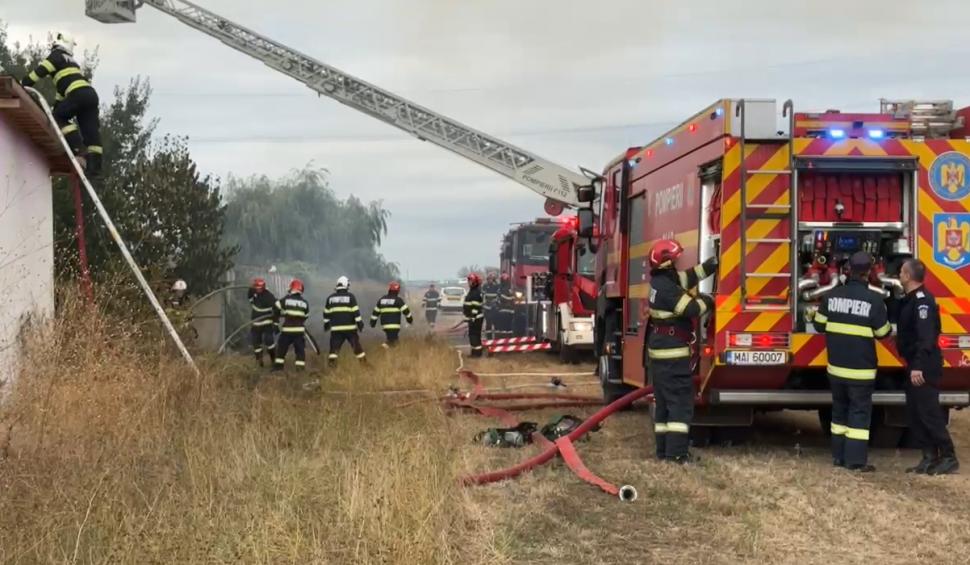 Două femei găsite carbonizate în hotelul ars în Prahova. Unitatea fusese închisă pentru că nu luase măsuri de securitate la incendiu 1010709