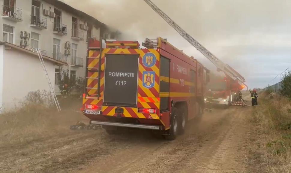 Două femei găsite carbonizate în hotelul ars în Prahova. Unitatea fusese închisă pentru că nu luase măsuri de securitate la incendiu 1010710
