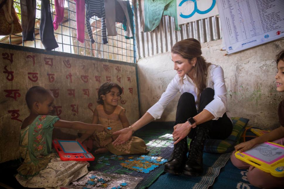 Ipostaza în care a fost surprinsă Rania, regina glamour a Iordaniei. Fotografia s-a viralizat 1010804