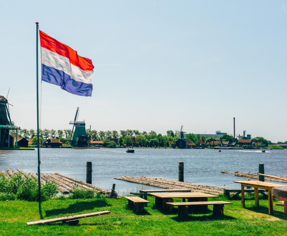 Pitorescul sat olandez renumit pentru morile de vânt ia o decizie în premieră. Cei 100 de locuitori s-au enervat: ”Nu mai e intimitate” 1010689