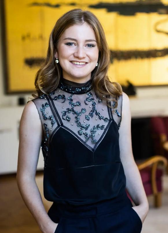 Toți belgienii își pun întrebări despre prințesa lor. Élisabeth a apărut într-o fotografie controversată cu prințul de Liechtenstein 1010895