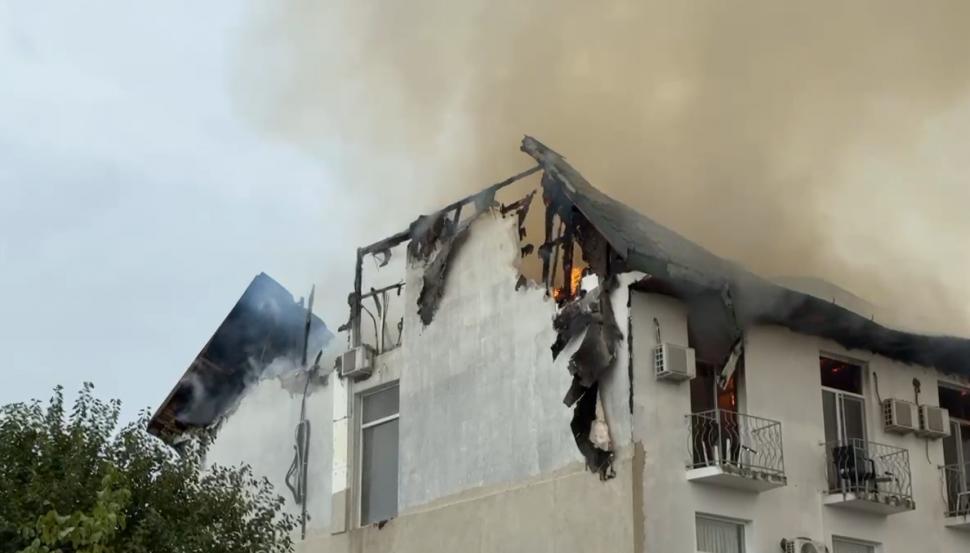 Noi detalii despre tragedia de la hotelul din Prahova. Tinerele care au murit în incendiu dormeau la mansardă și s-au intoxicat cu fum 1011056