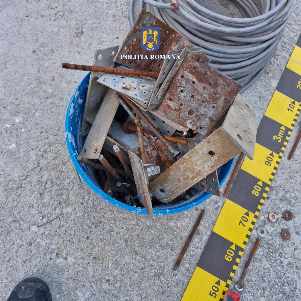 Percheziții de amploare la CFR Marfă: Angajați acuzați că fură din locomotive 1011389