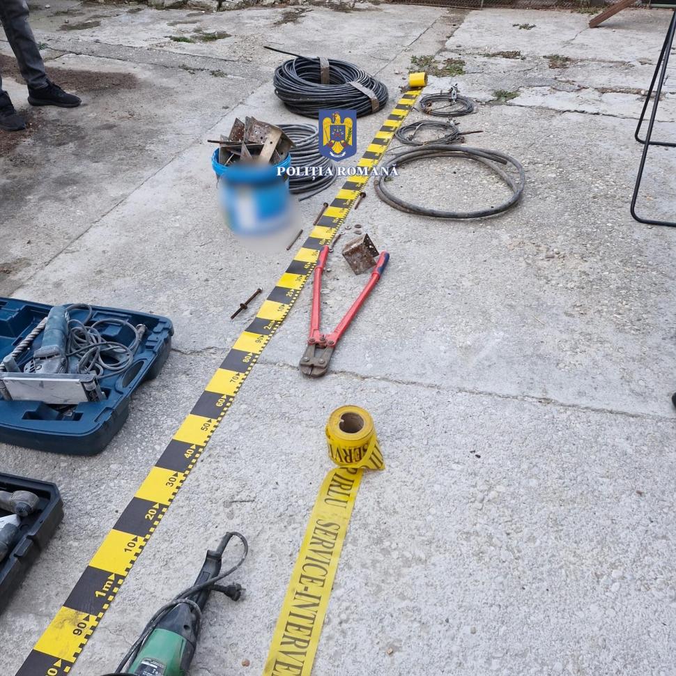 Percheziții de amploare la CFR Marfă: Angajați acuzați că fură din locomotive 1011390