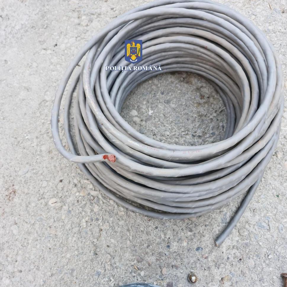 Percheziții de amploare la CFR Marfă: Angajați acuzați că fură din locomotive 1011393