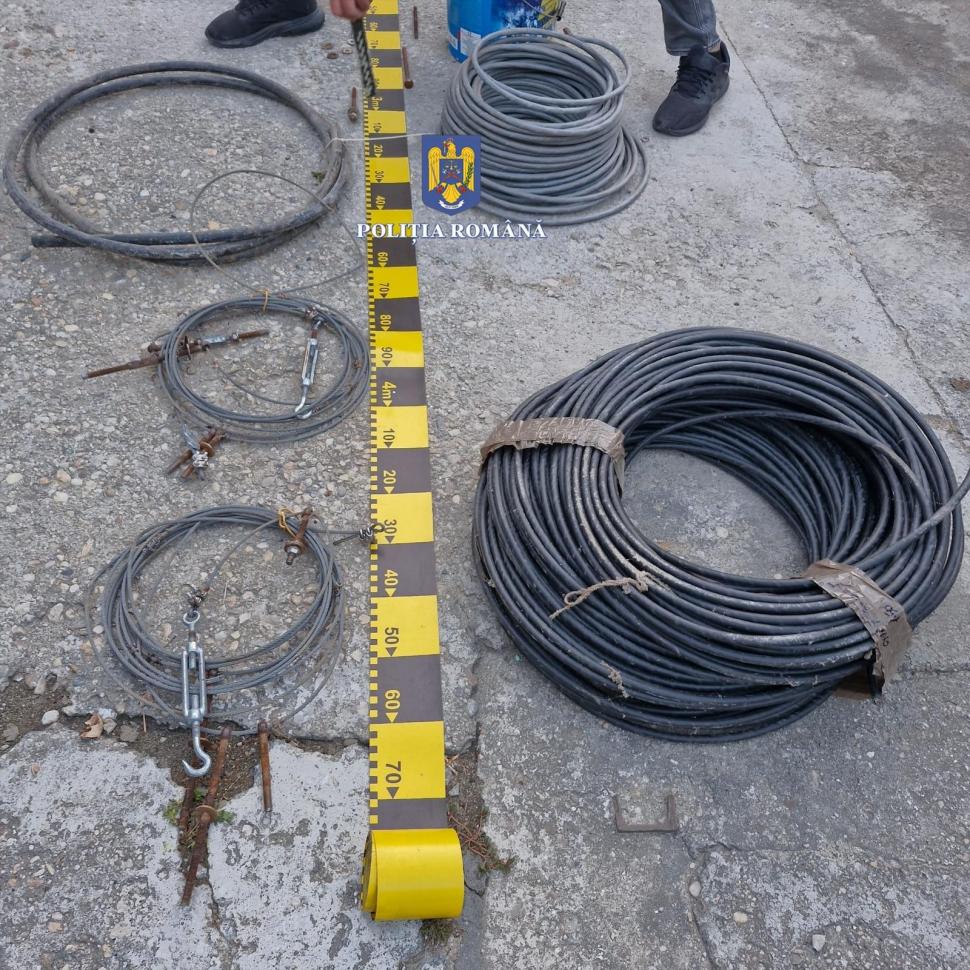 Percheziții de amploare la CFR Marfă: Angajați acuzați că fură din locomotive 1011396