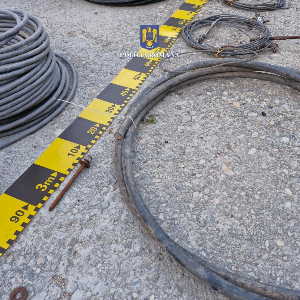 Percheziții de amploare la CFR Marfă: Angajați acuzați că fură din locomotive 1011397