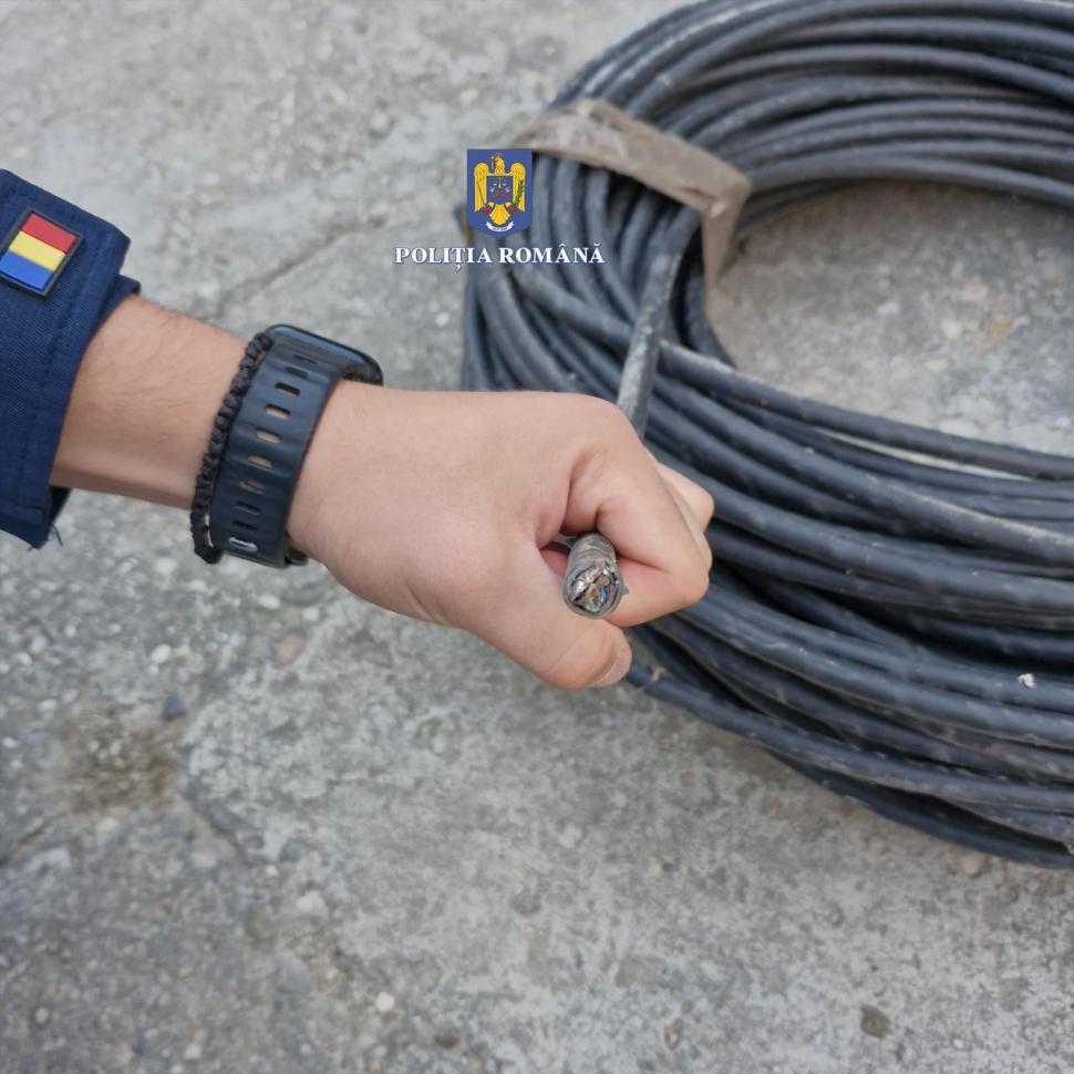 Percheziții de amploare la CFR Marfă: Angajați acuzați că fură din locomotive 1011398