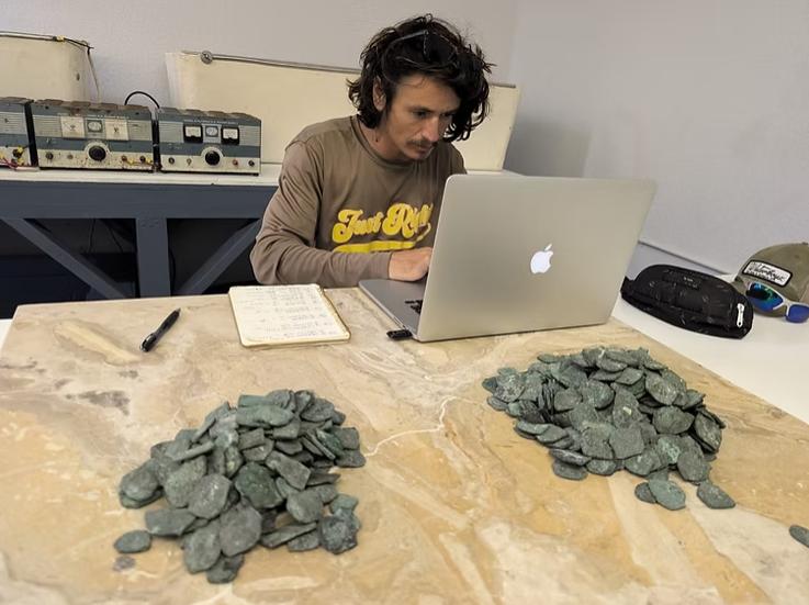 Descoperire extraordinară: o comoară scufundată acum 300 de ani de un uragan a fost, în sfârșit, recuperată 1011814