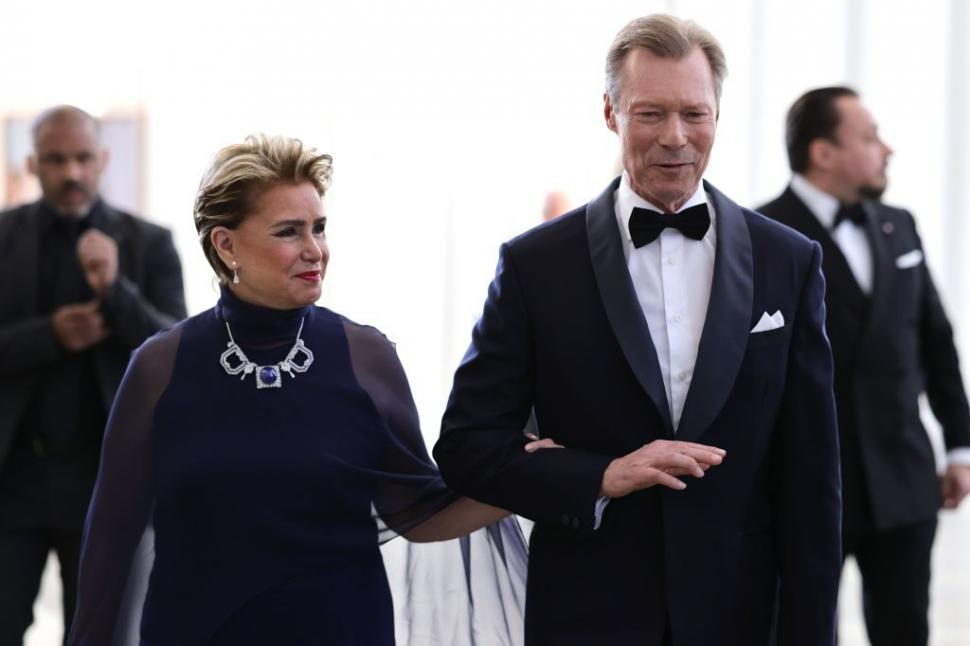 Marele Duce Henri al Luxemburgului a abdicat și l-a lăsat pe tron pe fiul său, Guillaume 1012019