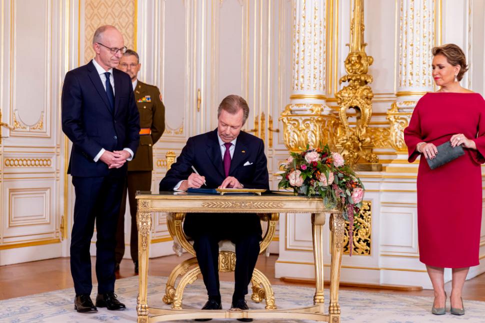 Marele Duce Henri al Luxemburgului a abdicat și l-a lăsat pe tron pe fiul său, Guillaume 1012020