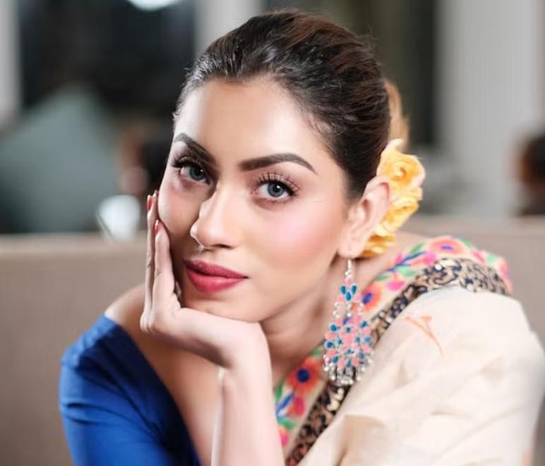 O regină a frumuseții a crezut că ambasadorul saudit s-a îndrăgostit de ea. Aventura s-a încheiat cu un scandal uriaș și arestarea ei 1012052