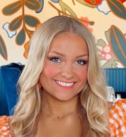 Și-a făcut selfie în timp ce năștea, dar după câteva ore a făcut un gest de neînțeles, care i-a oripilat pe apropiați 1012083