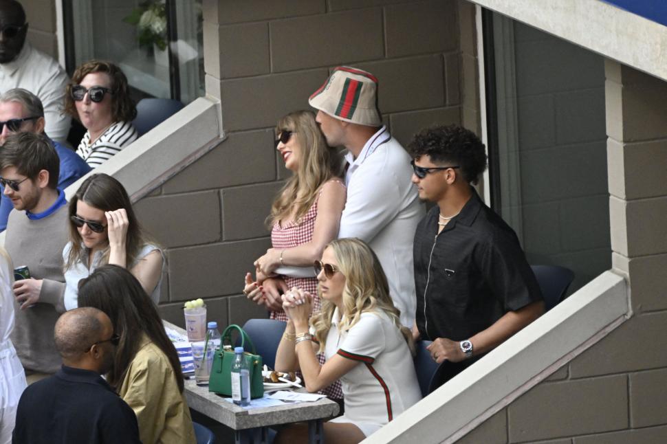 Taylor Swift a lansat „The Life of a Showgirl”. Cel mai scurt album din carieră se anunță deja un succes uriaș 1012142