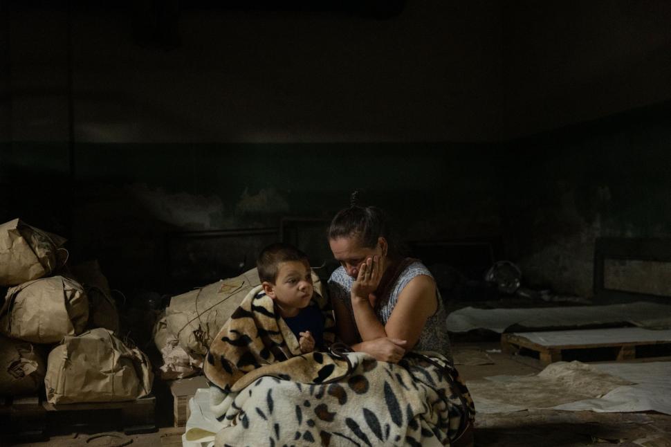 Familii sfâșiate, copii crescuți în frig și teamă. „Ce am învățat după șapte ani pe linia frontului din Ucraina” 1011789