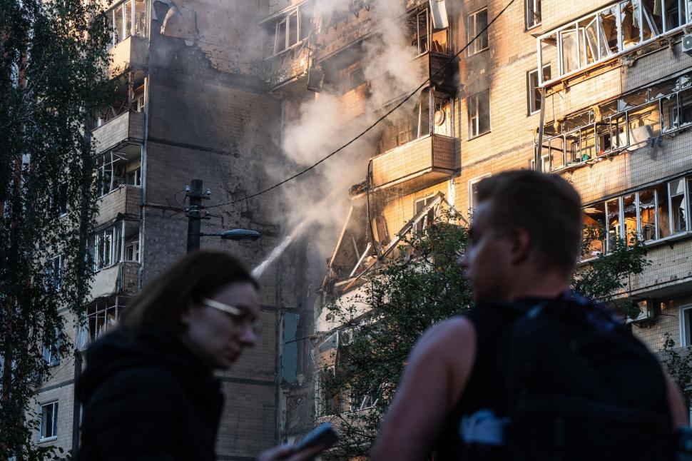 Familii sfâșiate, copii crescuți în frig și teamă. „Ce am învățat după șapte ani pe linia frontului din Ucraina” 1011791