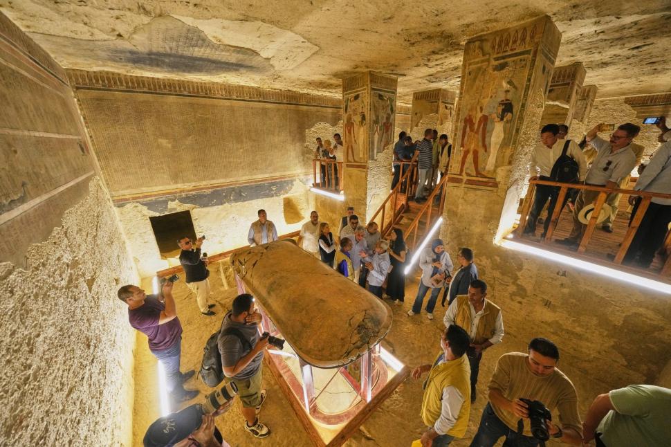 Mormântul faraonului Amenhotep al III-lea, unul dintre cele mai mari din Valea Regilor, a fost deschis publicului 1012336