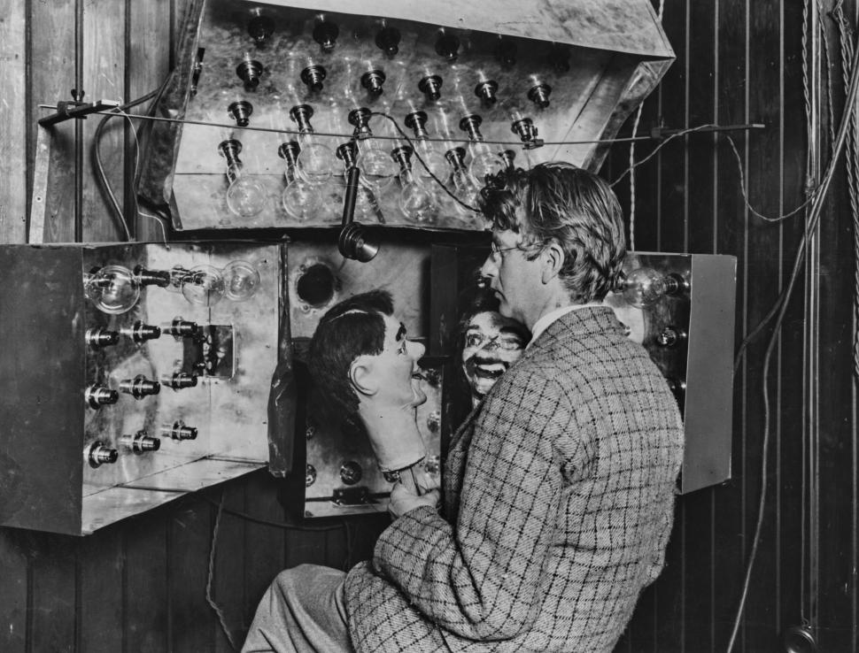 Primul om care a apărut vreodată la televizor. Povestea tânărului care a ajuns vedetă fără să știe 1011173