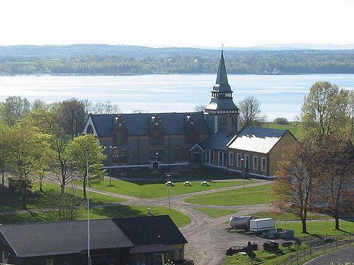 „Cea mai luxoasă închisoare din lume” este în Europa: Pe „Insula Diavolului”, fiecare deținut are o casă, poate pescui și juca tenis 1012682