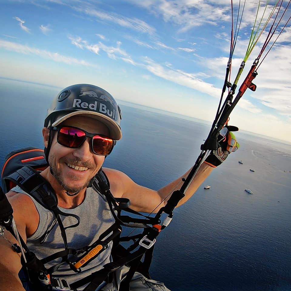 A fost stabilită cauza morții lui Felix Baumgartner. Procurorii spun că parapanta era în stare perfectă 1012880