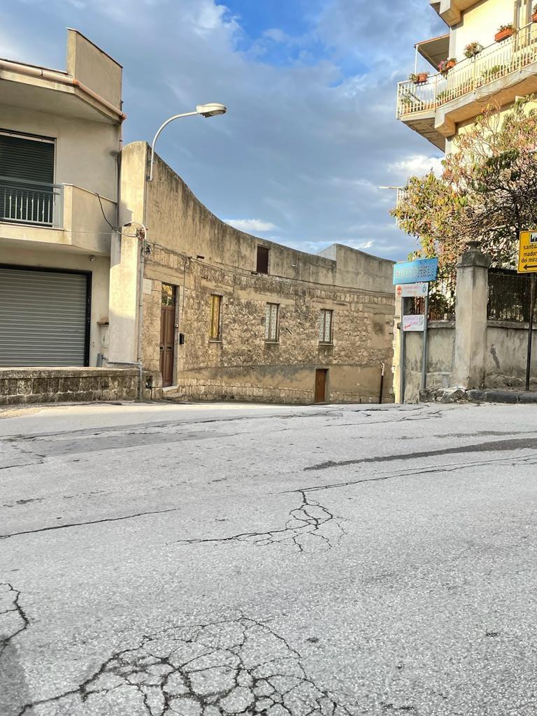 Cum este, de fapt, viața într-un oraș italian cu case de 1 euro 1012696