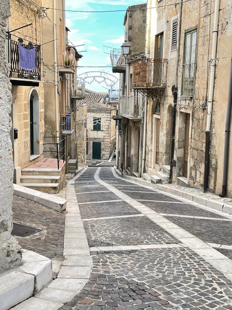 Cum este, de fapt, viața într-un oraș italian cu case de 1 euro 1012708