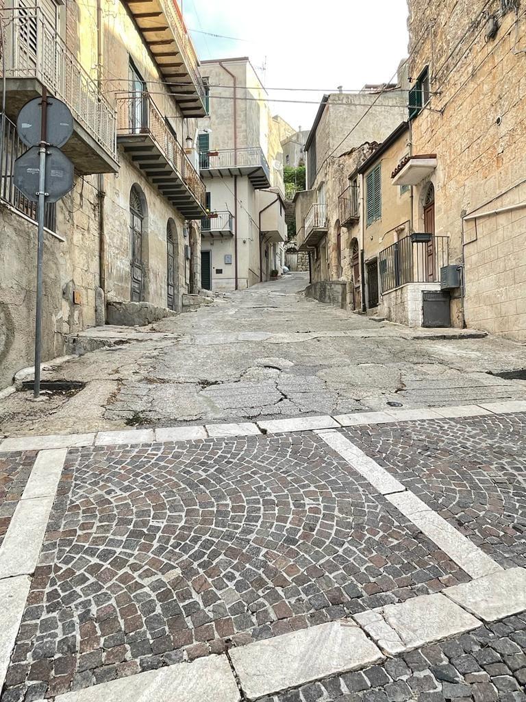 Cum este, de fapt, viața într-un oraș italian cu case de 1 euro 1012717