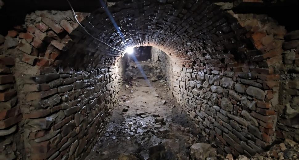 Descoperire arheologică istorică în România, la Mănăstirea Neamț: Legenda spune că tunelul găsit acum e din vremea lui Ștefan cel Mare 1012634