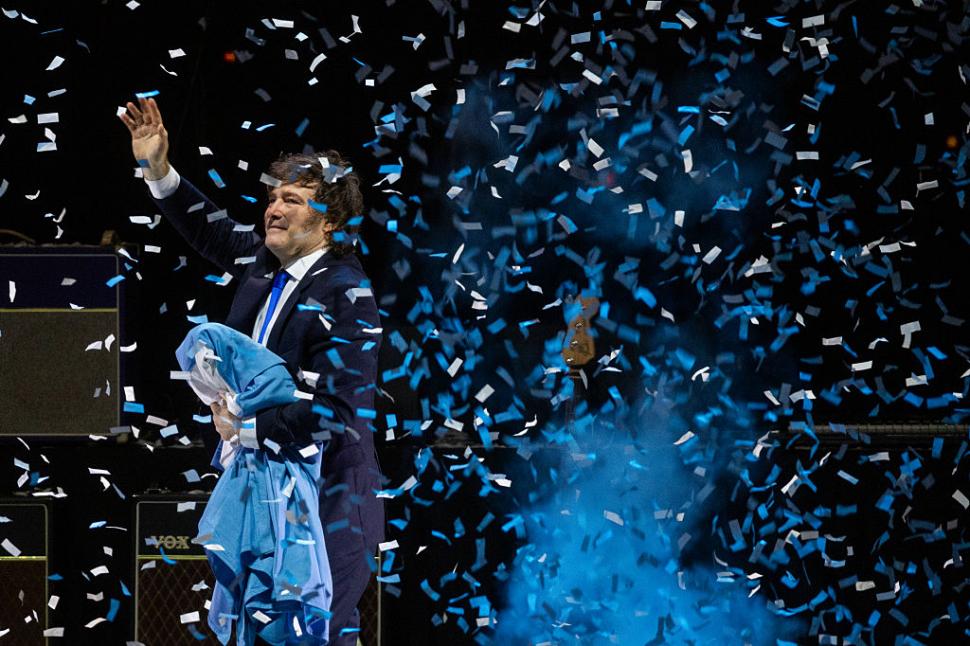 Preşedintele Argentinei, Javier Milei, a susţinut un concert rock în fața a 15.000 de oameni pentru a-şi salva campania electorală 1013019