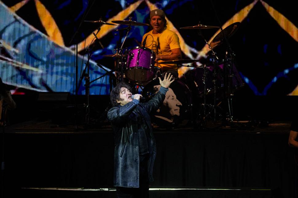 Preşedintele Argentinei, Javier Milei, a susţinut un concert rock în fața a 15.000 de oameni pentru a-şi salva campania electorală 1013020