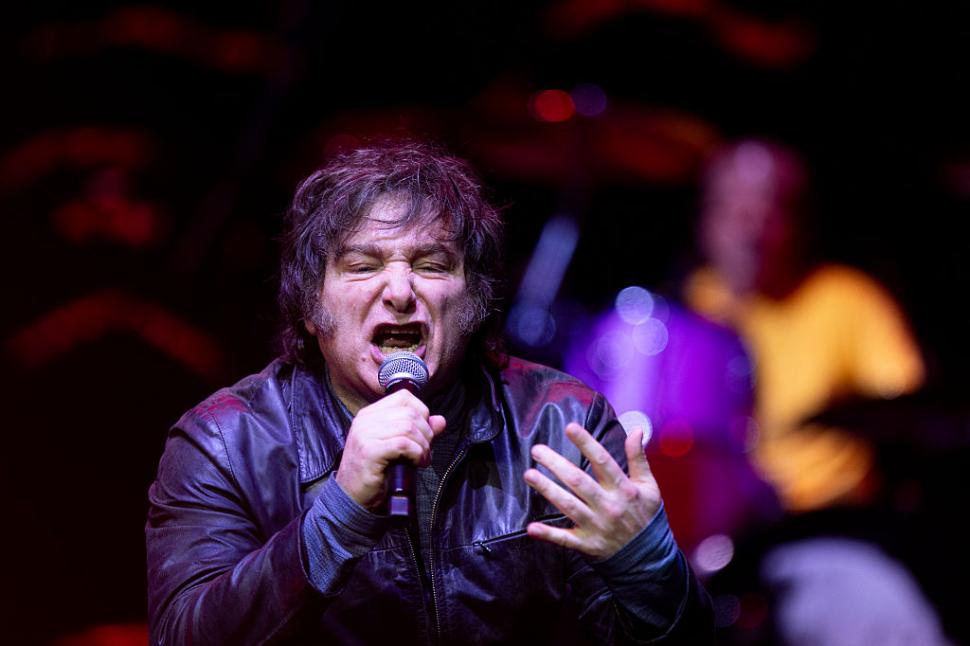 Preşedintele Argentinei, Javier Milei, a susţinut un concert rock în fața a 15.000 de oameni pentru a-şi salva campania electorală 1013026