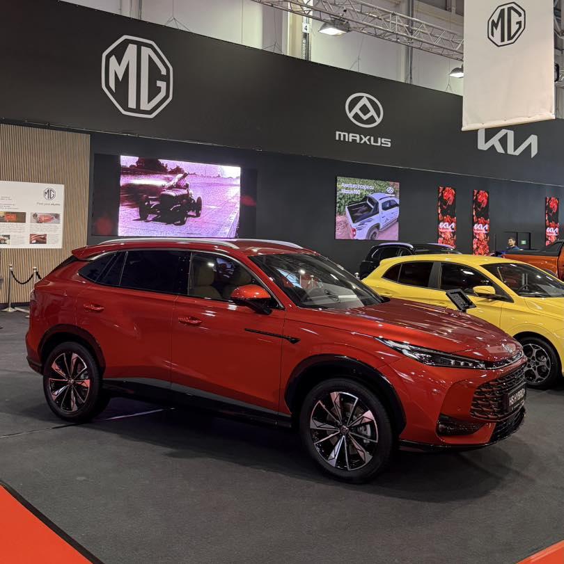 A început SAB 2025. Program şi bilete. Ce maşină a devenit vedeta salonului 1013368