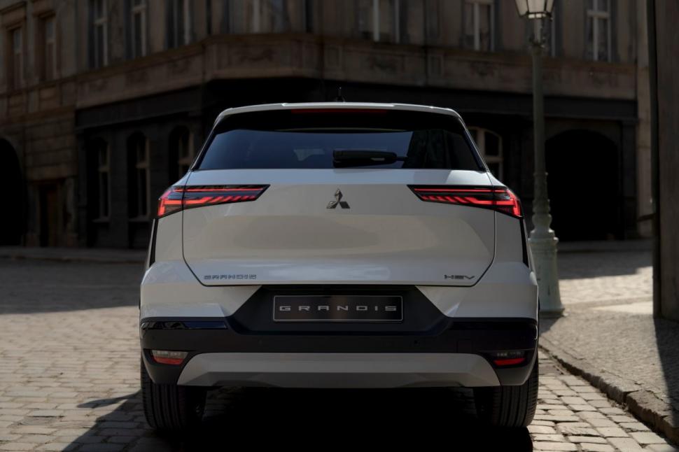 A început SAB 2025. Program şi bilete. Ce maşină a devenit vedeta salonului 1013372